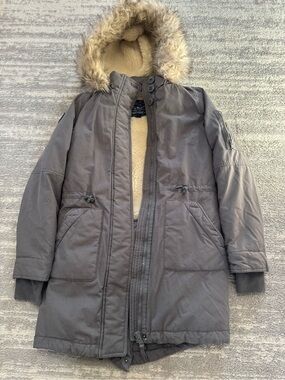 American Eagle Outfitters Gray Faux-Fur Hooded Puffer Parka